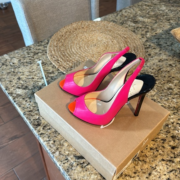 Red bottoms - Picture 5 of 7